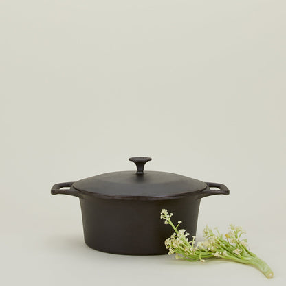 Cast Iron Dutch Oven