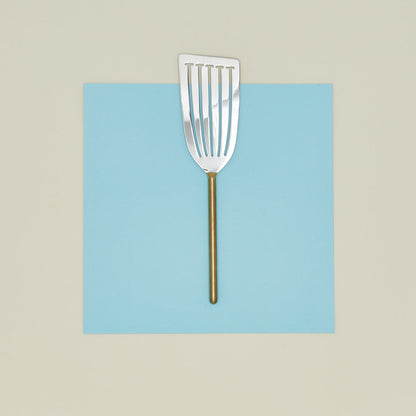 Simple Metal Fish Spatula - Brass