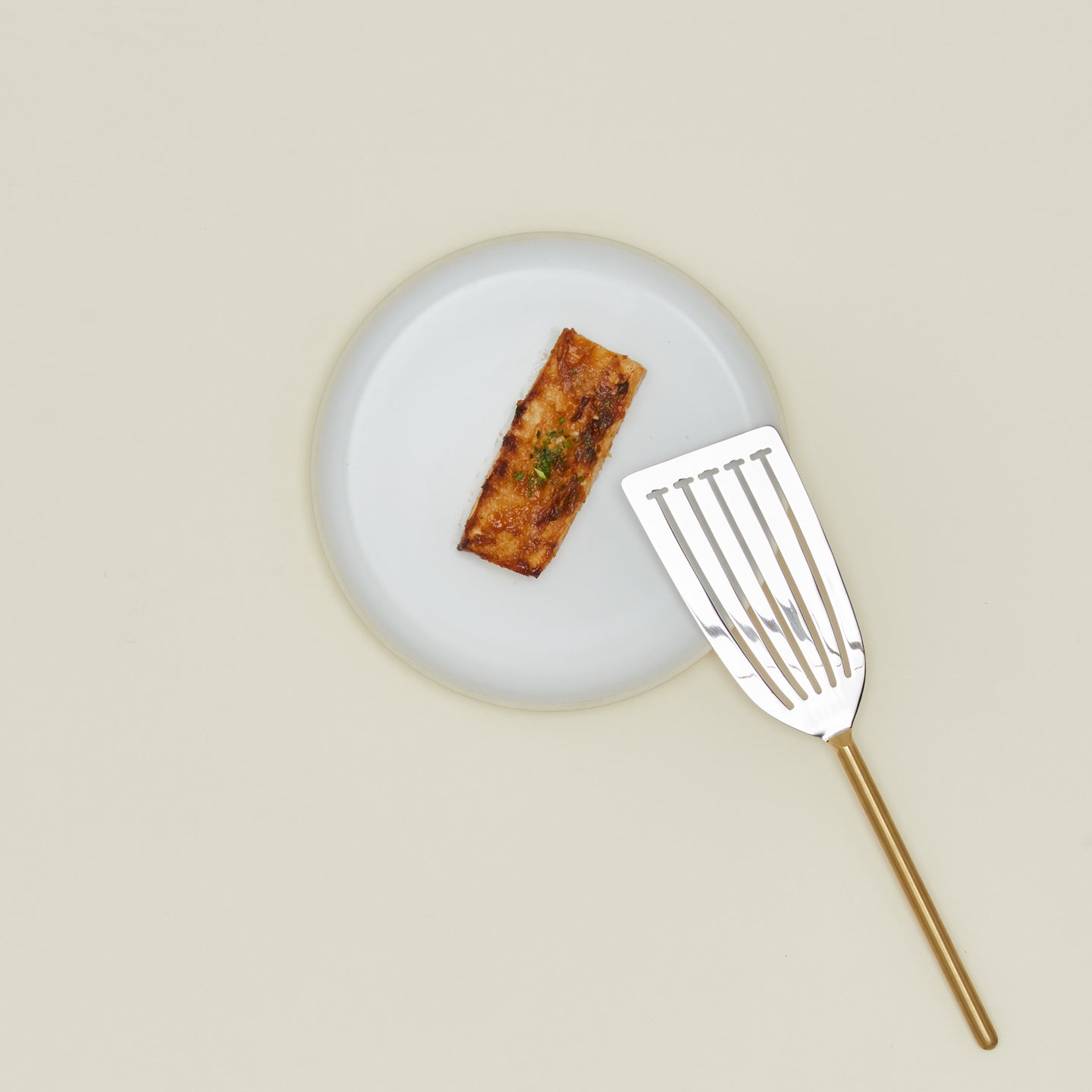 Simple Metal Fish Spatula - Brass