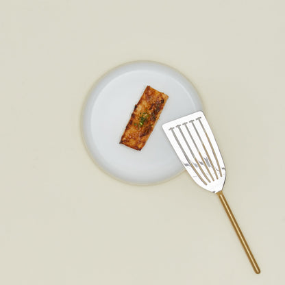 Simple Metal Fish Spatula - Brass