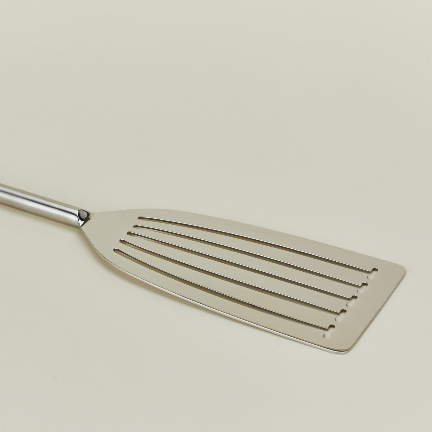 Simple Metal Fish Spatula - Silver
